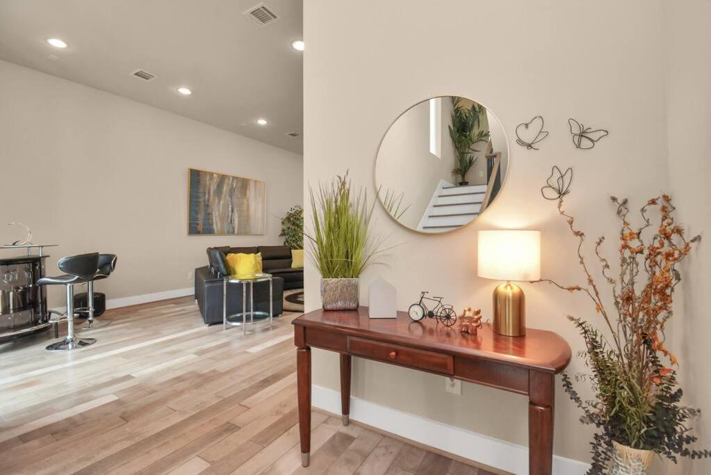 Beautiful Luxurious Houston Galleria Home Exteriér fotografie